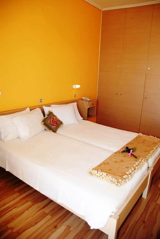 Galaxy Hotel Karystos  Esterno foto